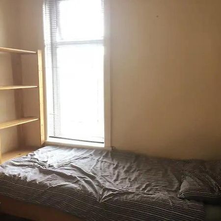 Single Room - Town & University Nearby, 24H Bus, Airport-Linked Manchester Luaran gambar