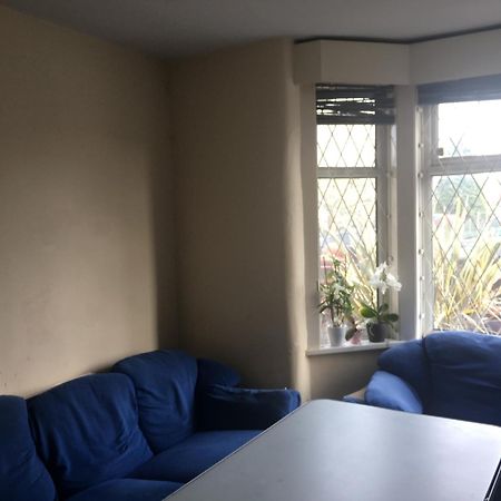 Single Room - Town & University Nearby, 24H Bus, Airport-Linked Manchester Luaran gambar
