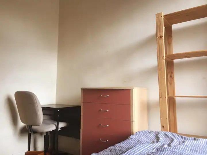 Single Room - Town & University Nearby, 24H Bus, Airport-Linked Manchester Luaran gambar
