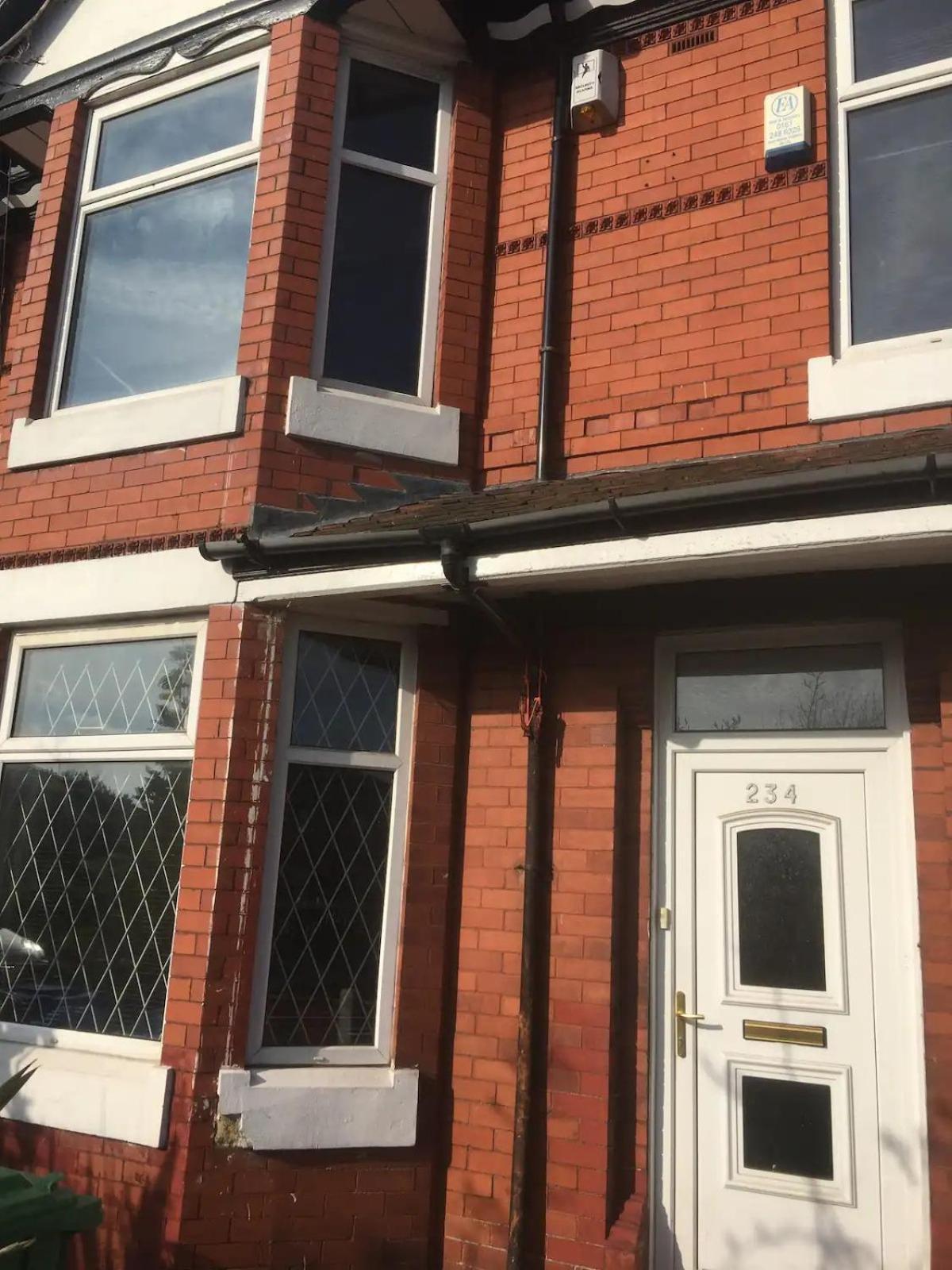 Single Room - Town & University Nearby, 24H Bus, Airport-Linked Manchester Luaran gambar