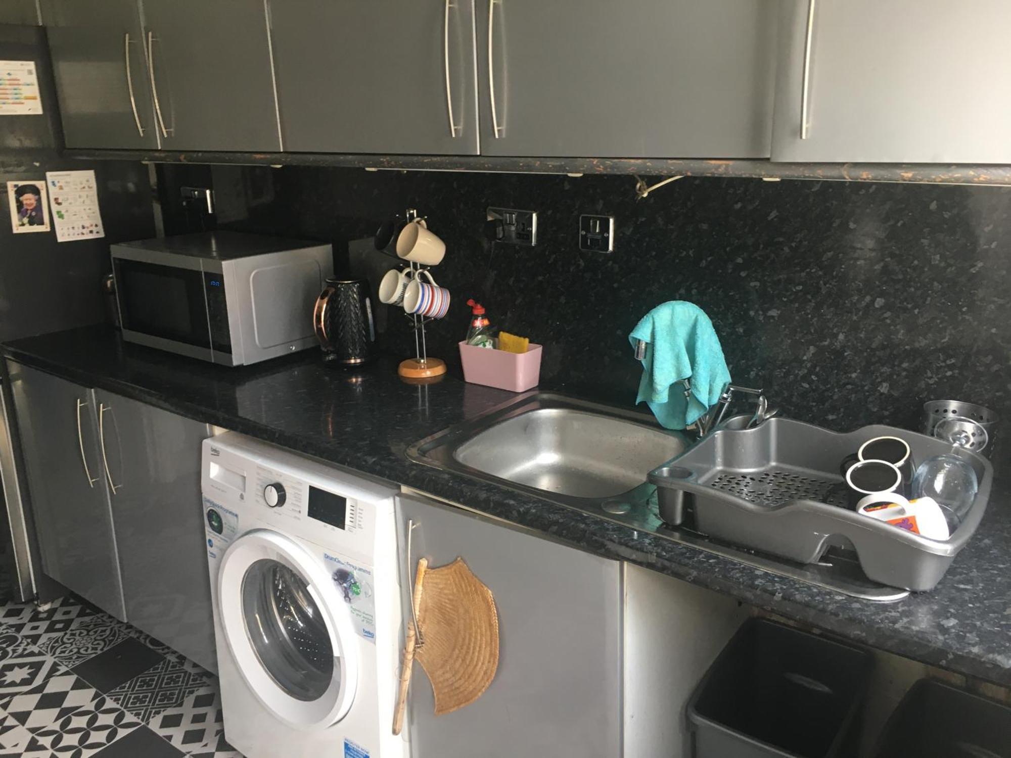 Single Room - Town & University Nearby, 24H Bus, Airport-Linked Manchester Luaran gambar